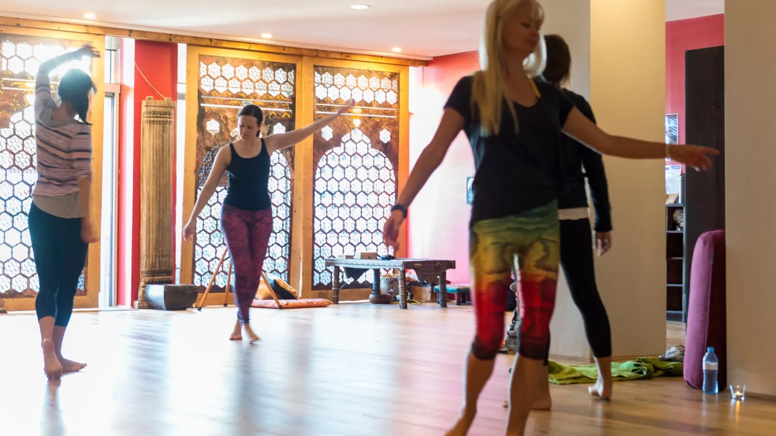 Rebecca Lindsay leading an embodied movement session at Health Hub Tweed Coast.